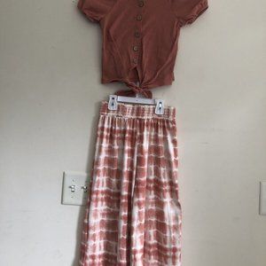 Beautees girls Top and Capris outfit size (7/8) Coral and white